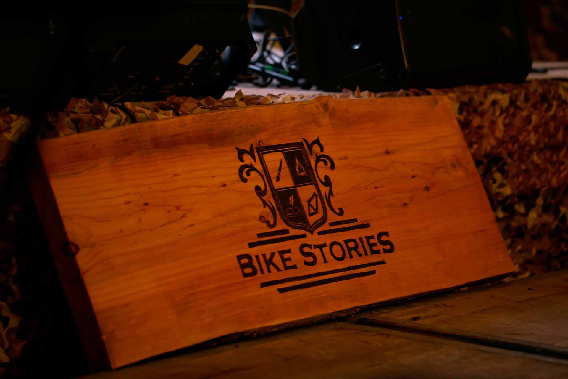 Bike Stories Festival Logo in hout